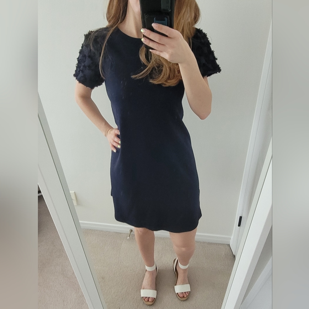 Short sleeve dress with 4d embellishments